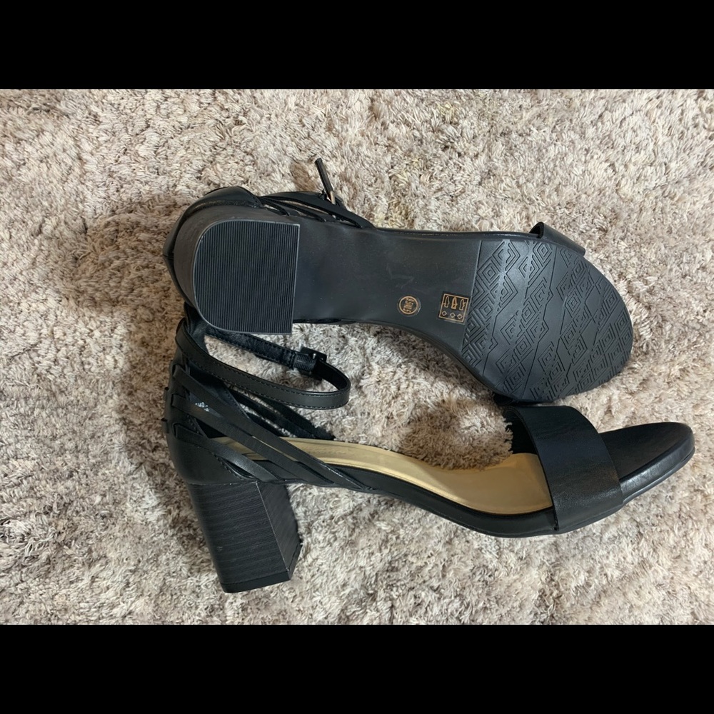 Ladies shoes open toes